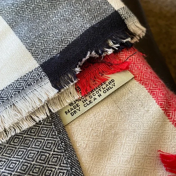 Burberry Black and Red Patterned Scarf - Picture 2 of 5